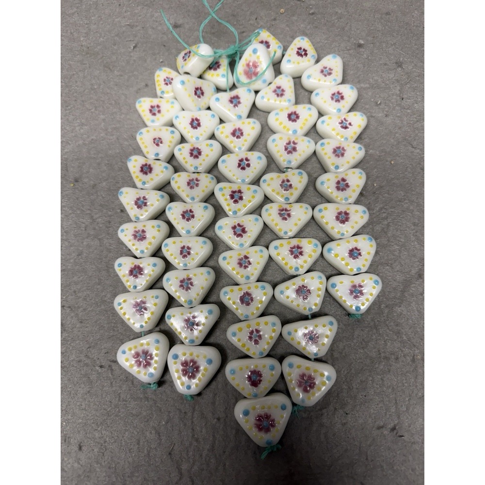 VINTAGE HAND MADE 3/4" BY 1/2" TRIANGULAR ASIAN‎ GLASS BEADS 5 STRANDS OF 10